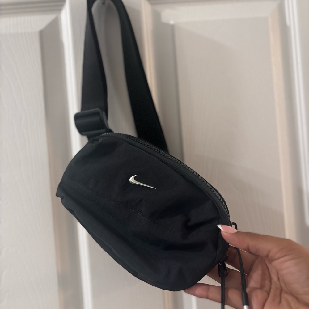 Nike Aura Black Belt Bag